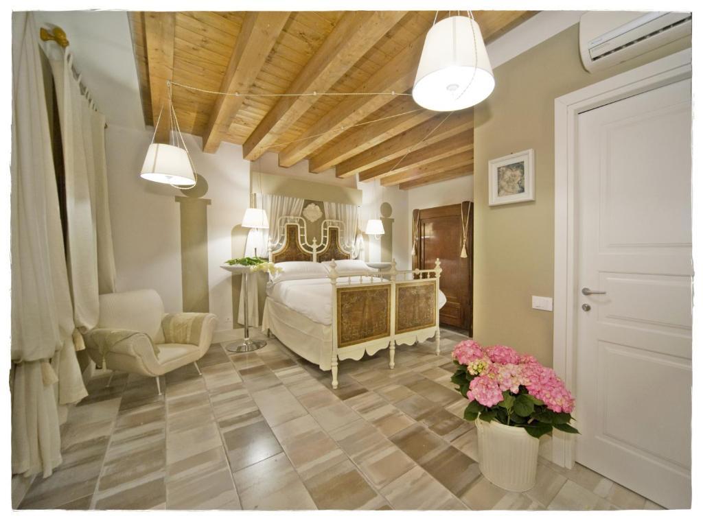 The Place Cagliari Room photo