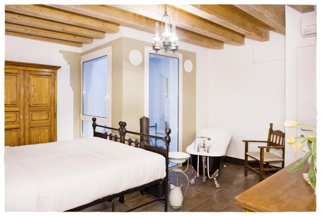 The Place Cagliari Room photo