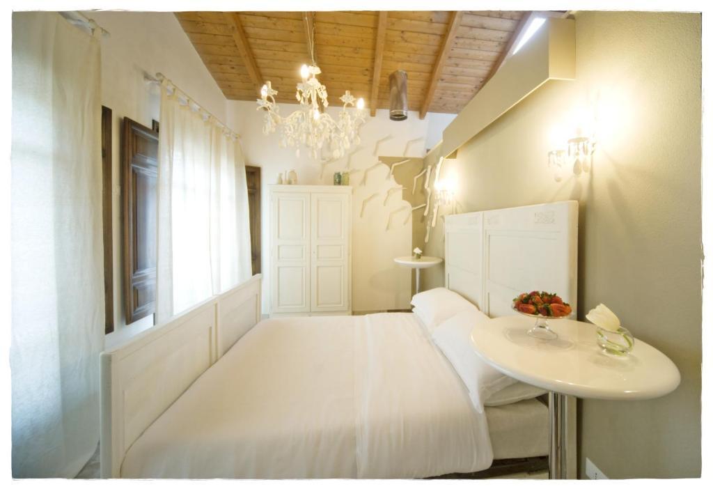 The Place Cagliari Room photo